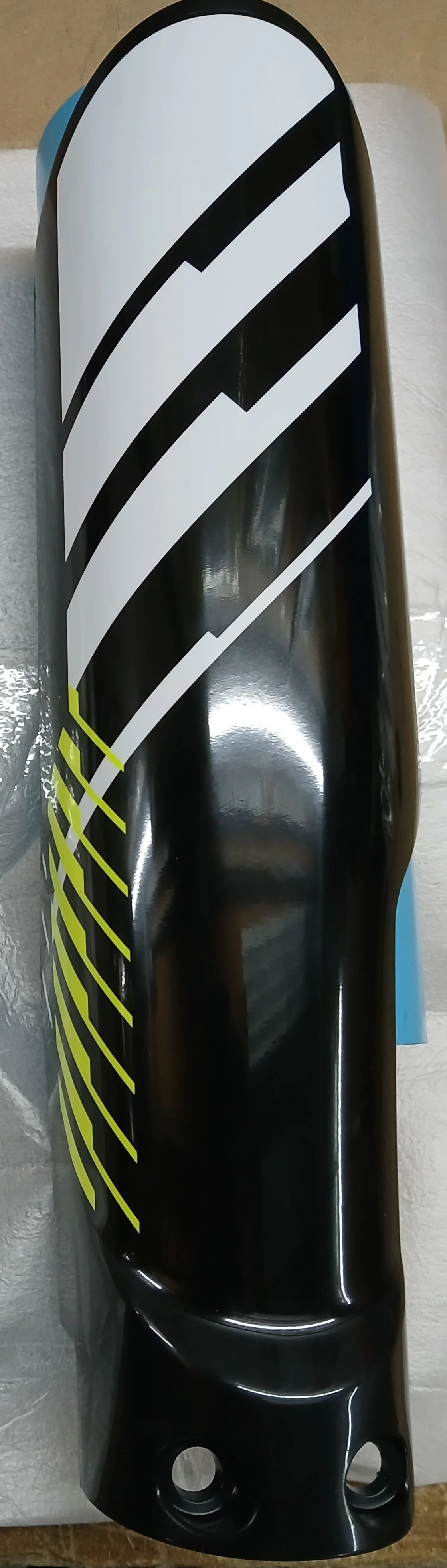 T2043706 | Guard Fork Mldg RH