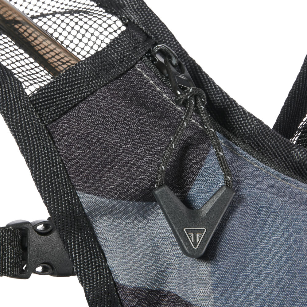 Triumph 2L Hydro Camo Backpack - Image 6